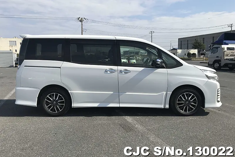 2015 Toyota / Voxy Stock No. 130022