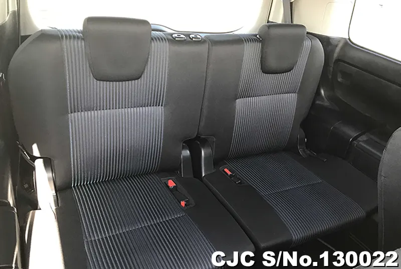 2015 Toyota / Voxy Stock No. 130022