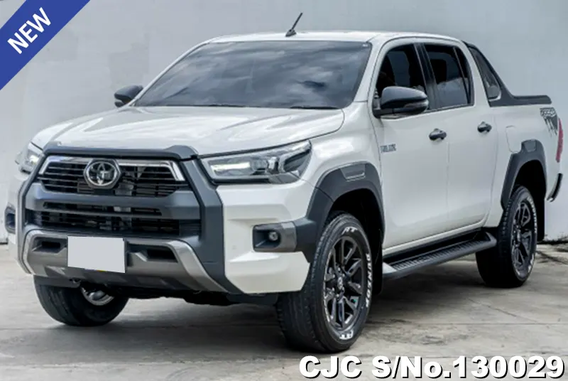 Toyota Hilux in White for Sale Image 2