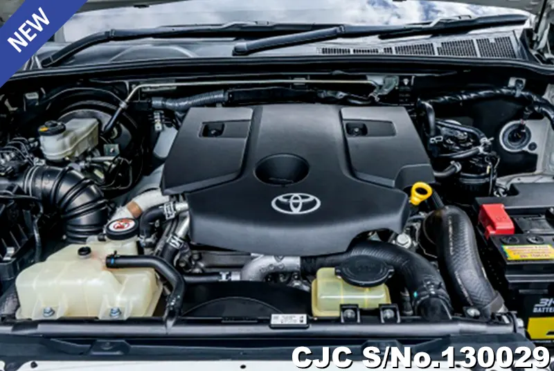 Toyota Hilux in White for Sale Image 10