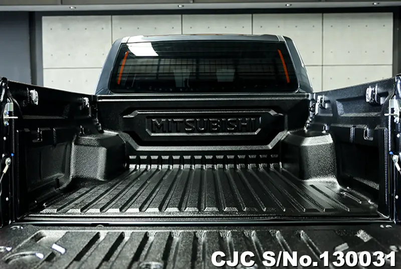 Mitsubishi Triton in Gray for Sale Image 4