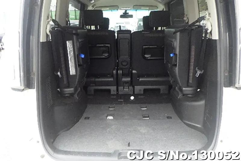 2016 Nissan / Serena Stock No. 130052