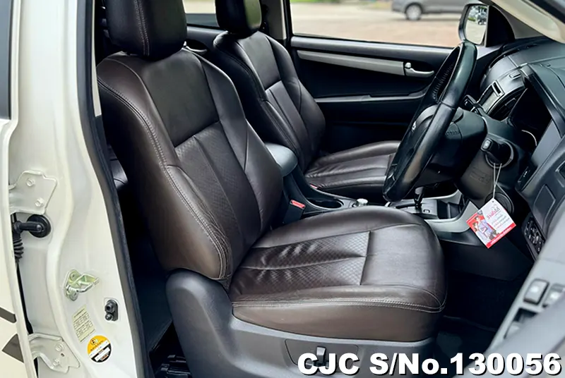 Isuzu D-Max in White for Sale Image 10