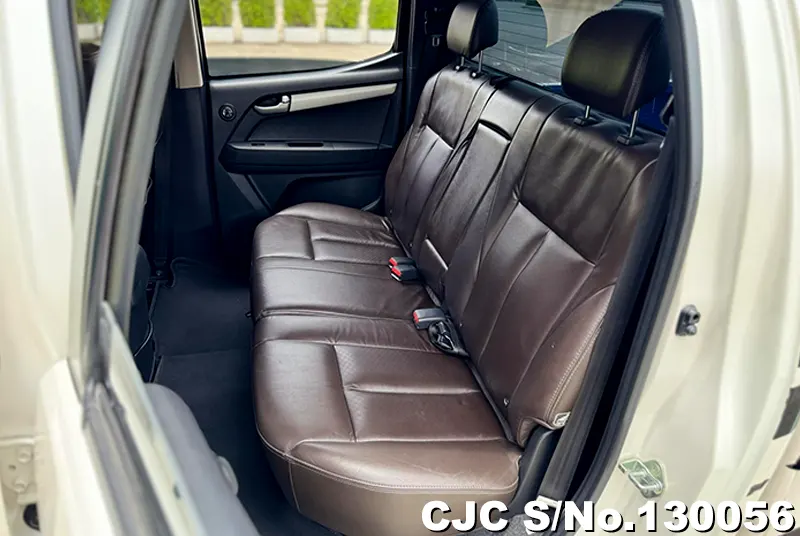 Isuzu D-Max in White for Sale Image 12