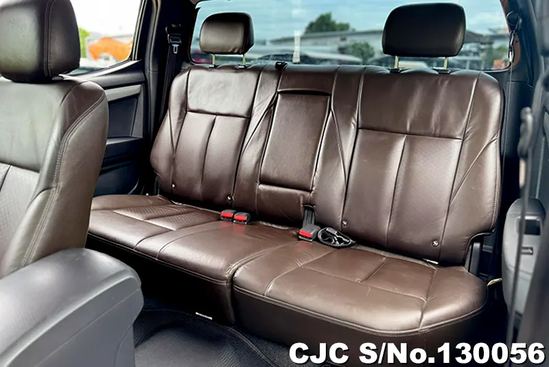 Isuzu D-Max in White for Sale Image 13