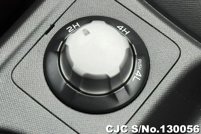 Isuzu D-Max in White for Sale Image 14