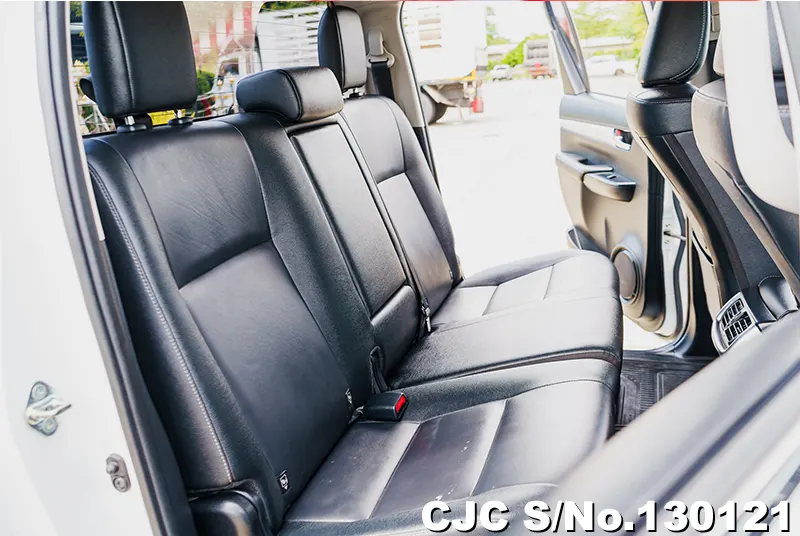 2022 Toyota / Hilux / Revo Stock No. 130121