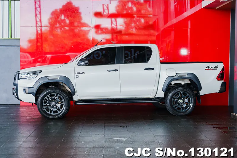 Toyota Hilux in White for Sale Image 4