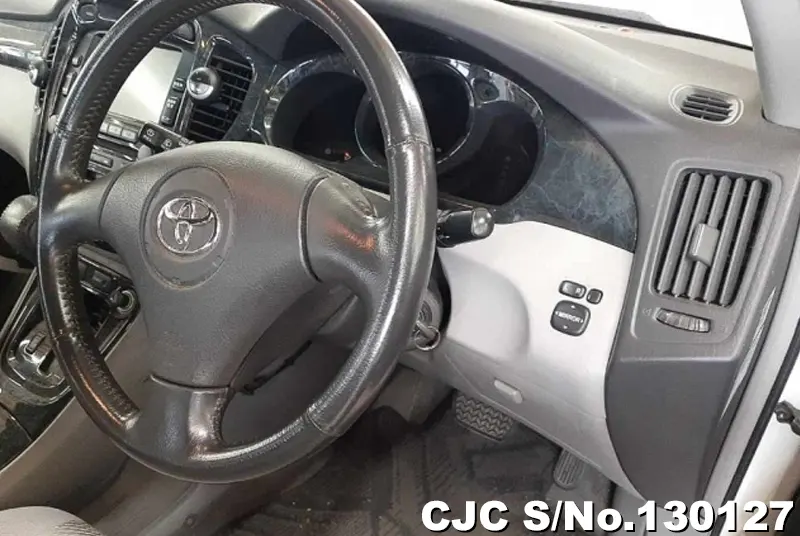 2004 Toyota / Kluger Stock No. 130127