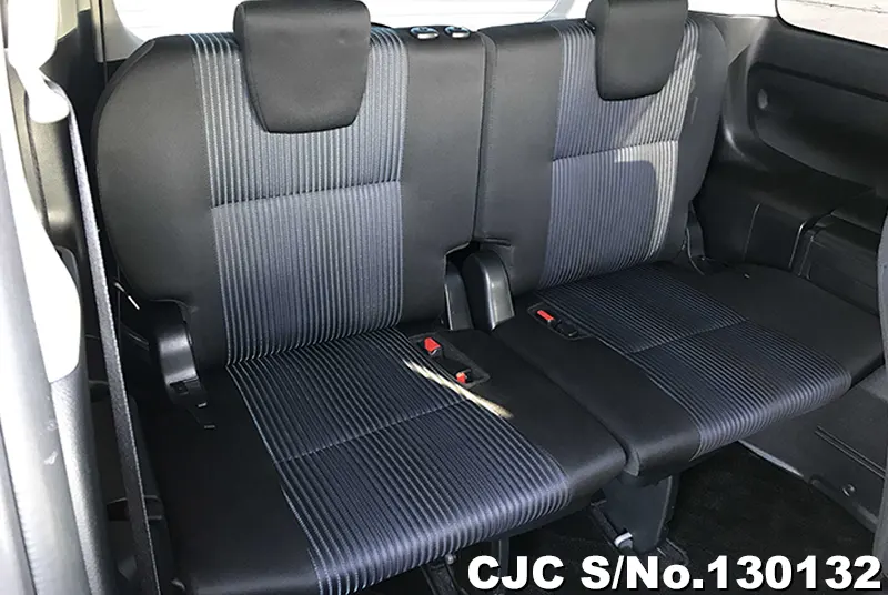 2015 Toyota / Voxy Stock No. 130132