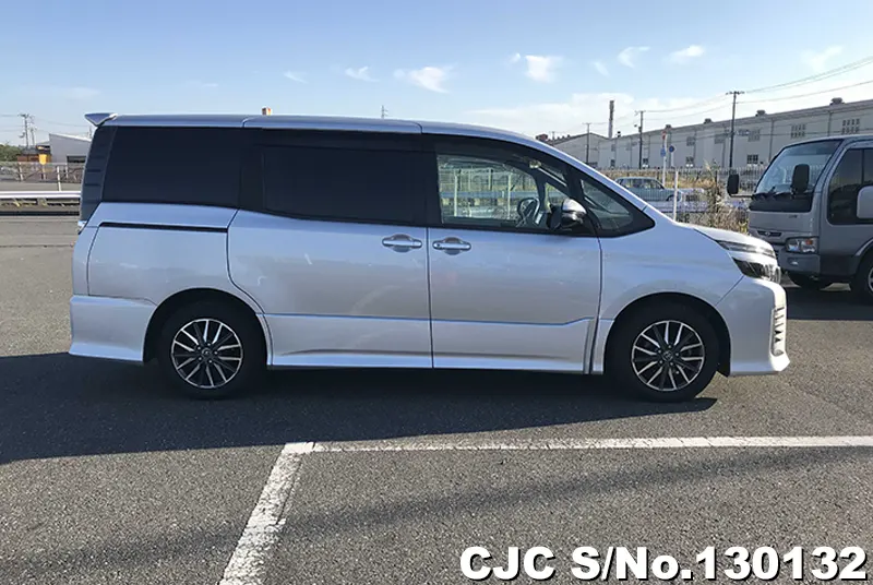 2015 Toyota / Voxy Stock No. 130132