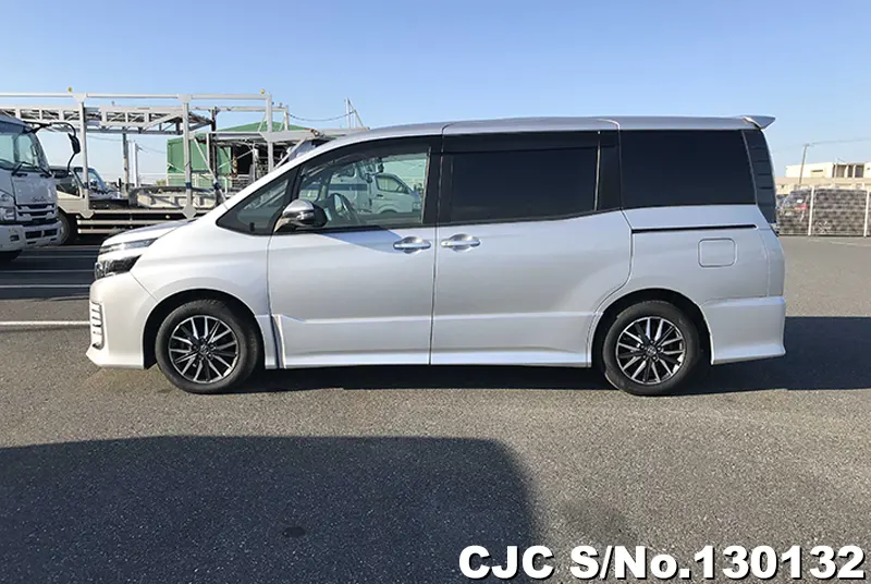 2015 Toyota / Voxy Stock No. 130132