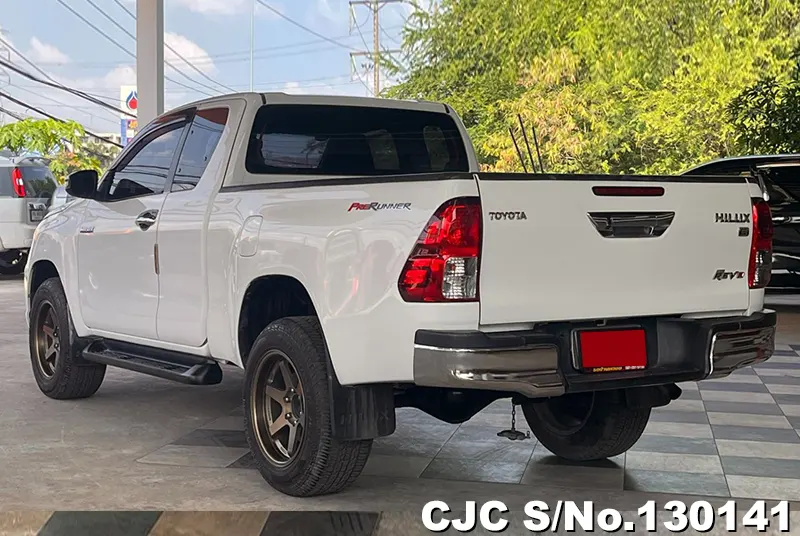 Toyota Hilux in White for Sale Image 2