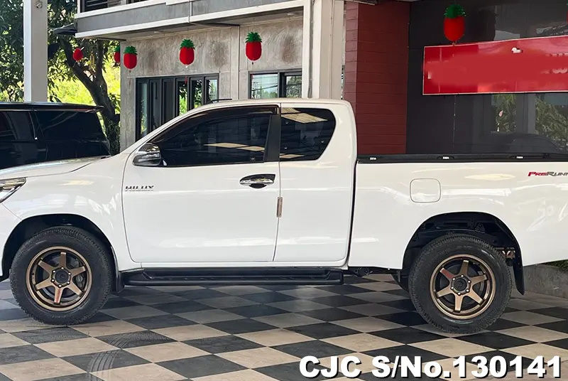 Toyota Hilux in White for Sale Image 5