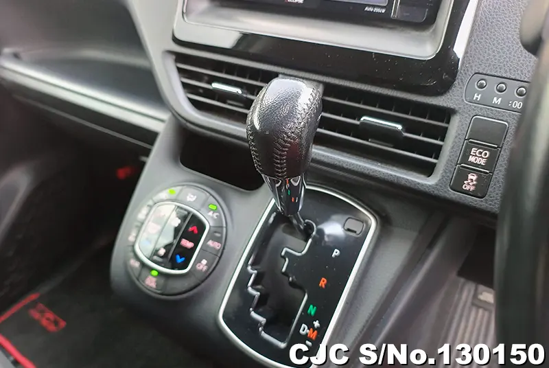 2015 Toyota / Voxy Stock No. 130150