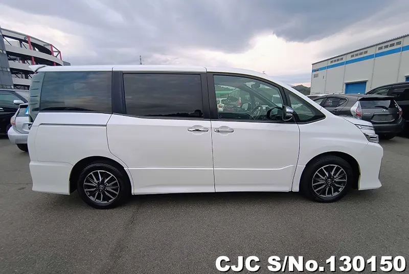 2015 Toyota / Voxy Stock No. 130150