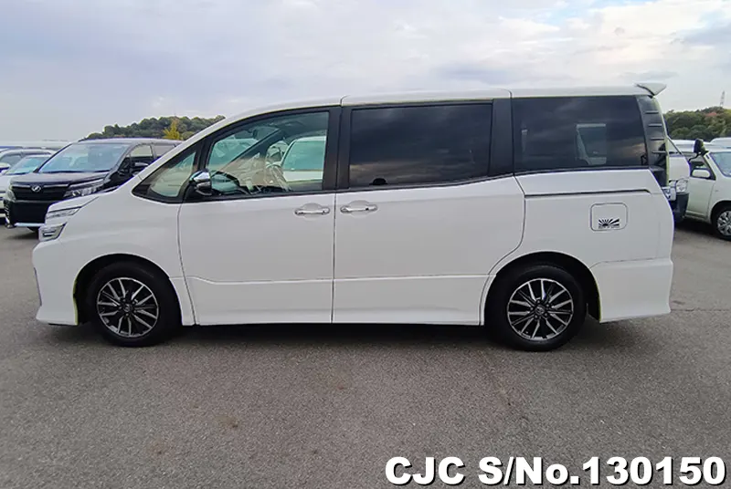 2015 Toyota / Voxy Stock No. 130150