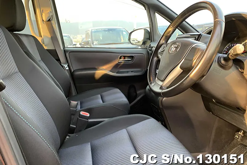 2015 Toyota / Voxy Stock No. 130151