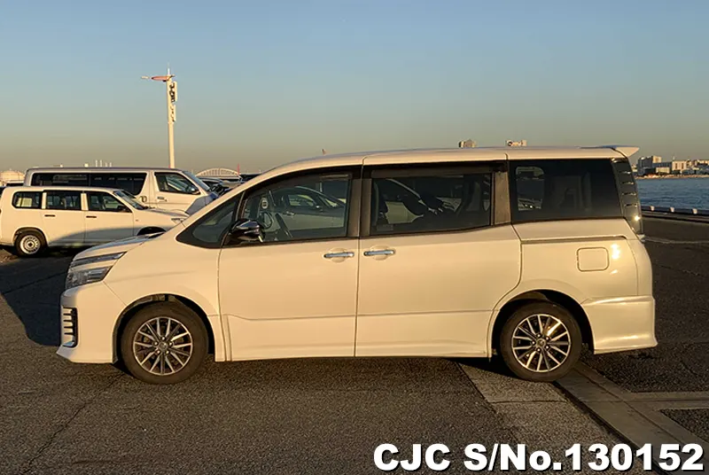 2015 Toyota / Voxy Stock No. 130152