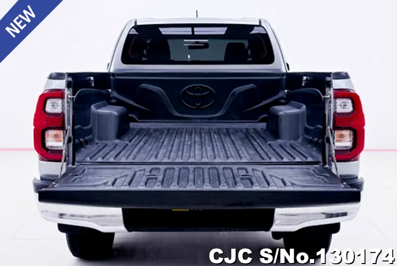 Toyota Hilux in Silver for Sale Image 5