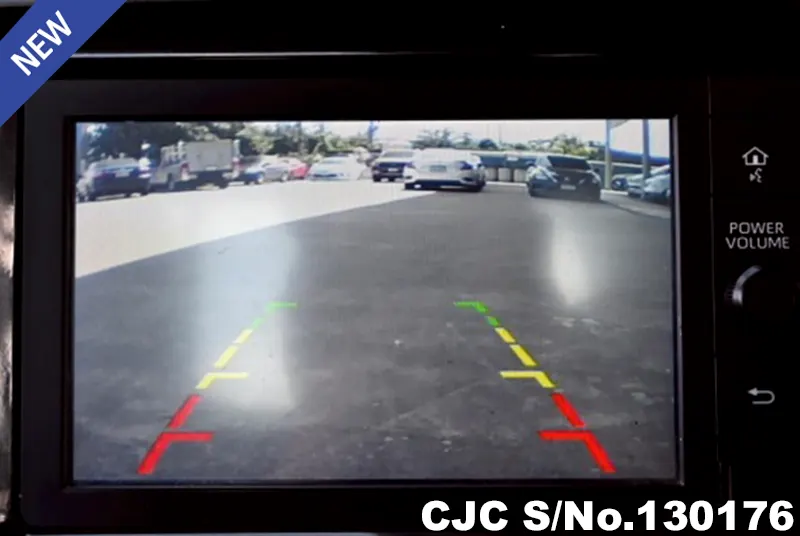 Toyota Hilux in White for Sale Image 10