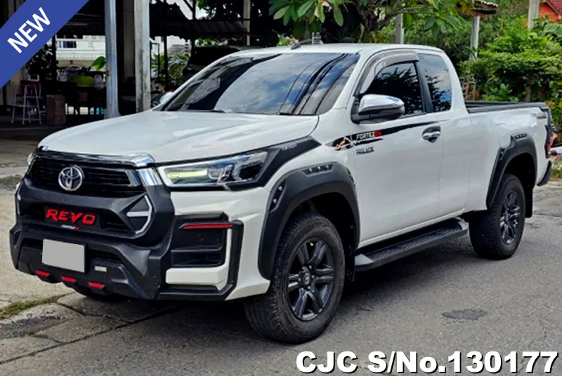 Toyota Hilux in White for Sale Image 2