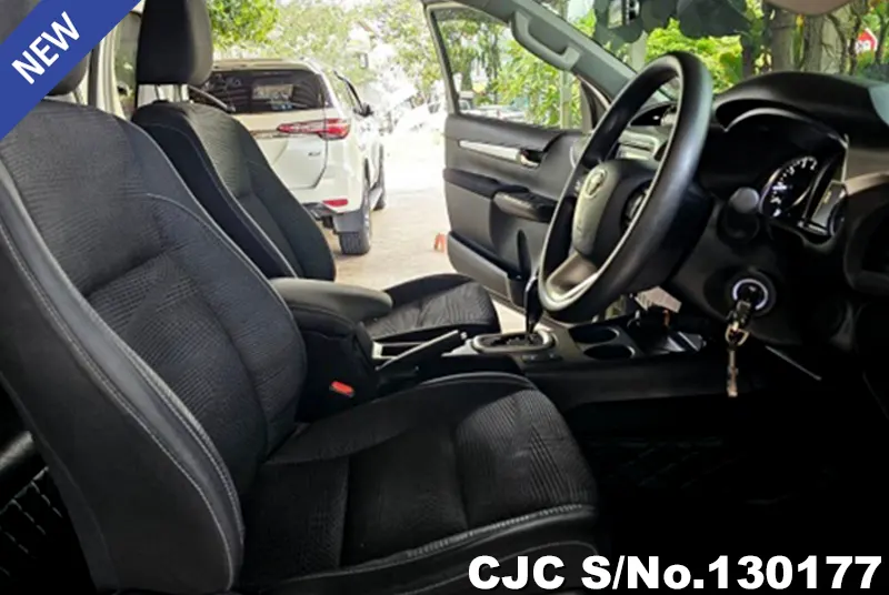 Toyota Hilux in White for Sale Image 5