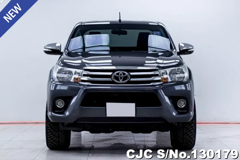 Toyota Hilux in Gray for Sale Image 2
