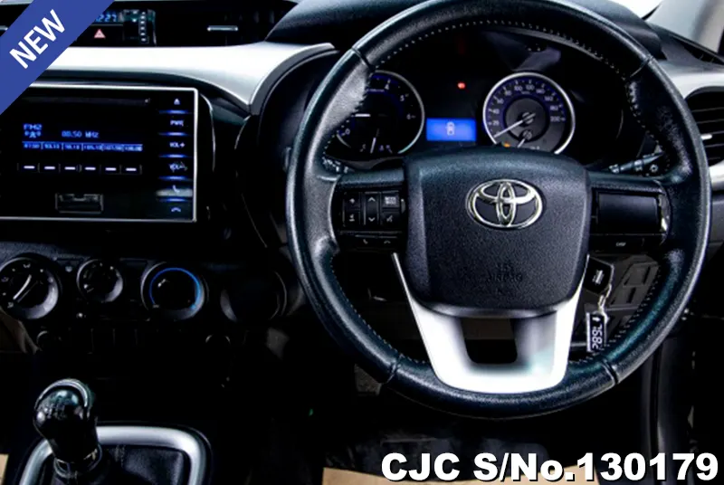 Toyota Hilux in Gray for Sale Image 8