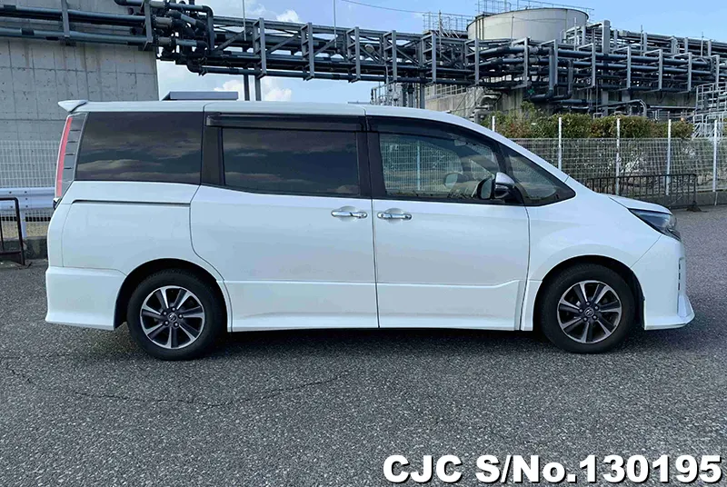 2018 Toyota / Noah Stock No. 130195