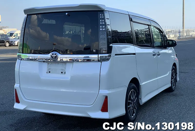 2016 Toyota / Voxy Stock No. 130198