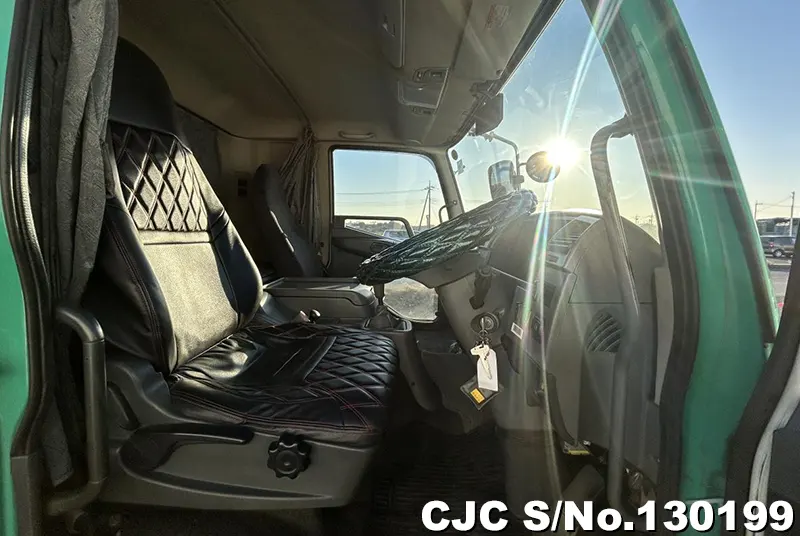 2006 Mitsubishi / Fuso Fighter Stock No. 130199