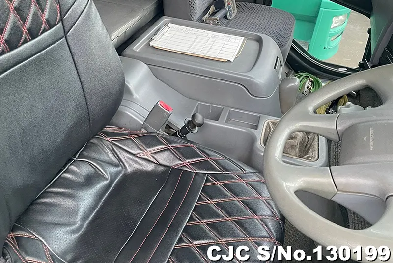 2006 Mitsubishi / Fuso Fighter Stock No. 130199