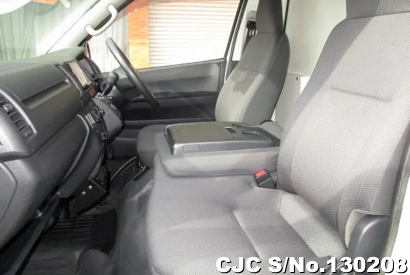 2019 Toyota / Hiace Stock No. 130208