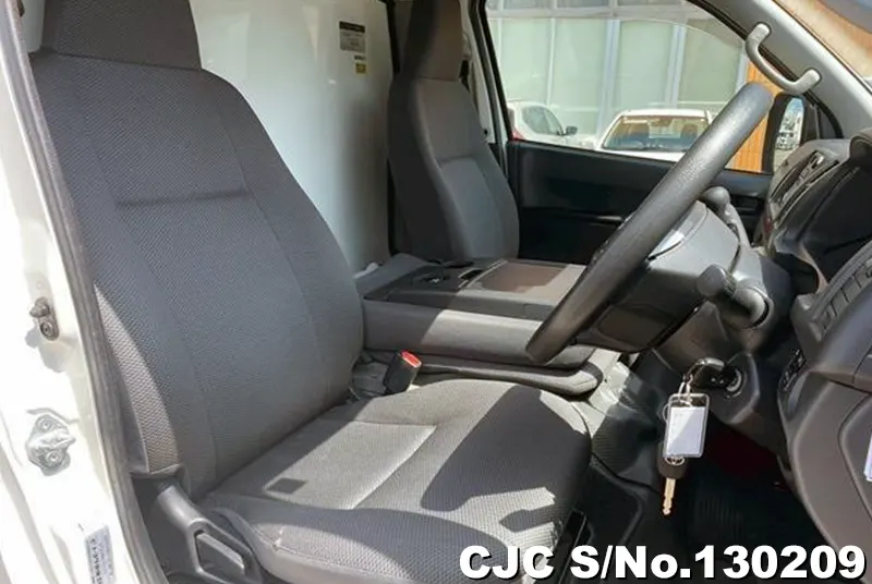 2022 Toyota / Hiace Stock No. 130209