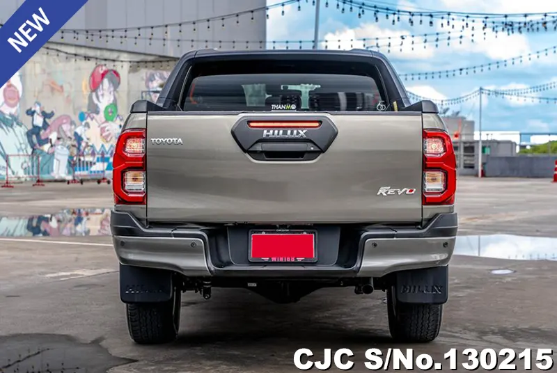 Toyota Hilux in Oxide Bronze Metallic for Sale Image 5