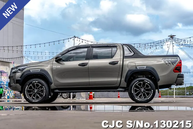 Toyota Hilux in Oxide Bronze Metallic for Sale Image 6