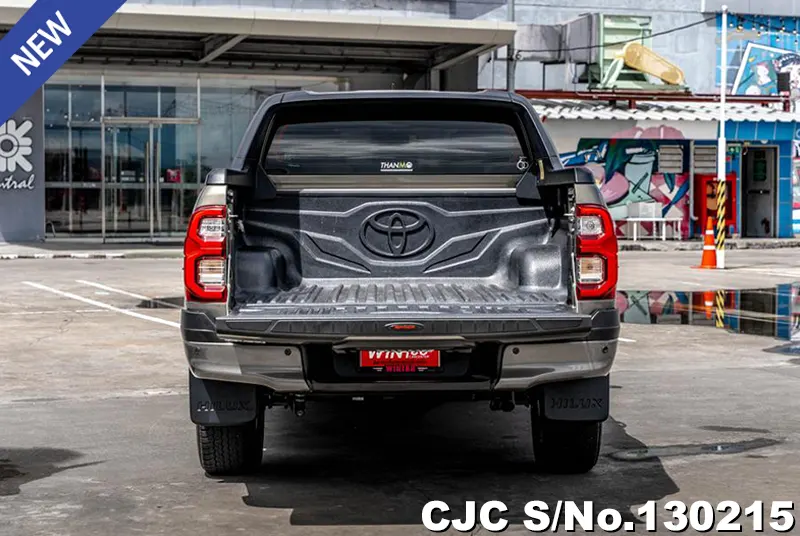 Toyota Hilux in Oxide Bronze Metallic for Sale Image 7