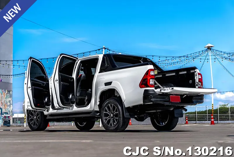 Toyota Hilux in White for Sale Image 1