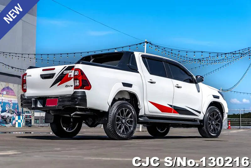 Toyota Hilux in White for Sale Image 2
