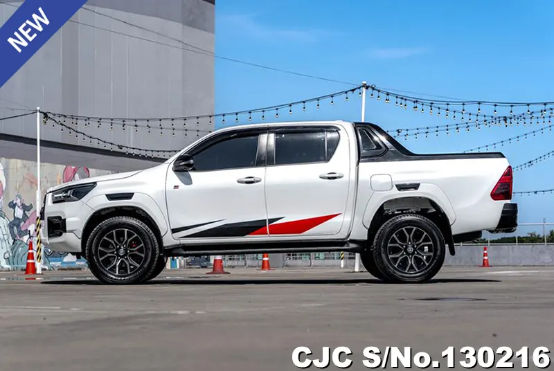 Toyota Hilux in White for Sale Image 6