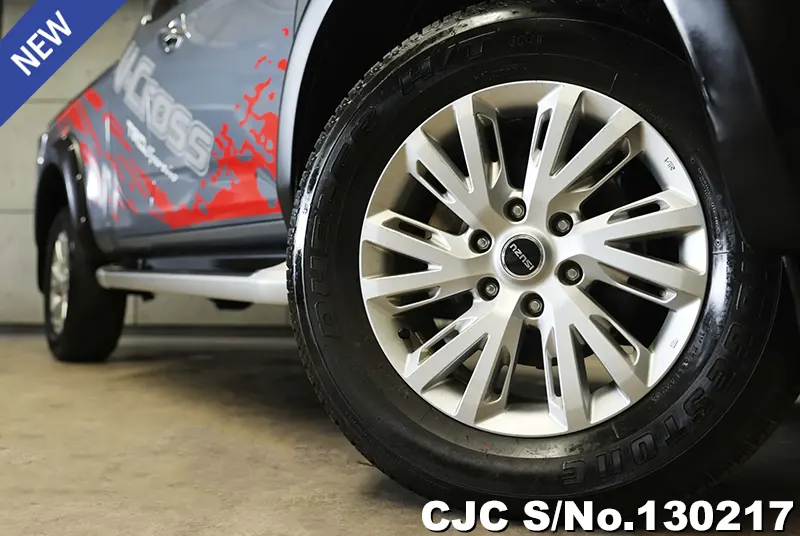 Isuzu D-Max in Gray for Sale Image 14