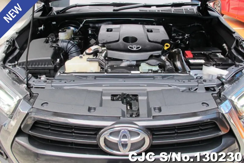 Toyota Hilux in Gray for Sale Image 12