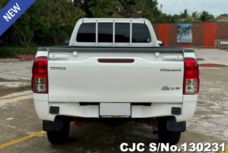 Toyota Hilux in White for Sale Image 2