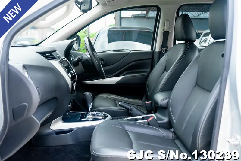 Nissan Navara in Silver for Sale Image 10