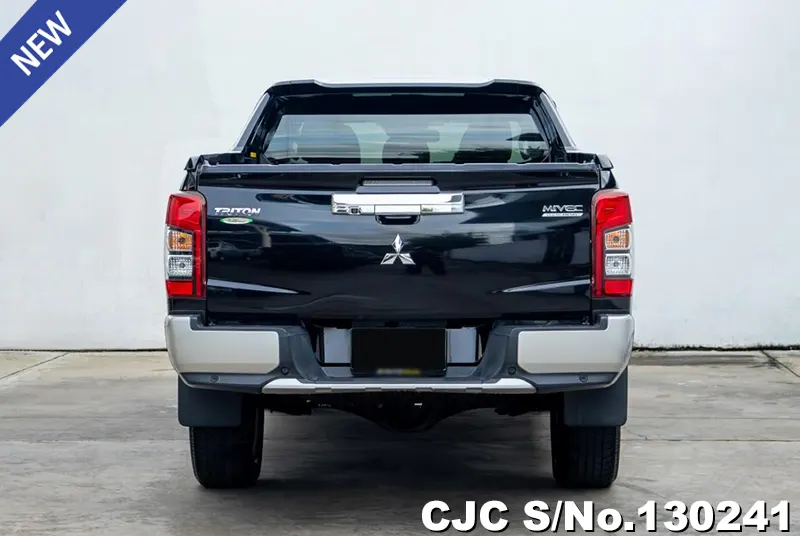 Mitsubishi Triton in Gray for Sale Image 5
