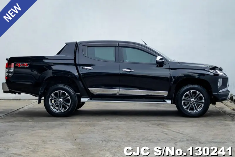 Mitsubishi Triton in Gray for Sale Image 6