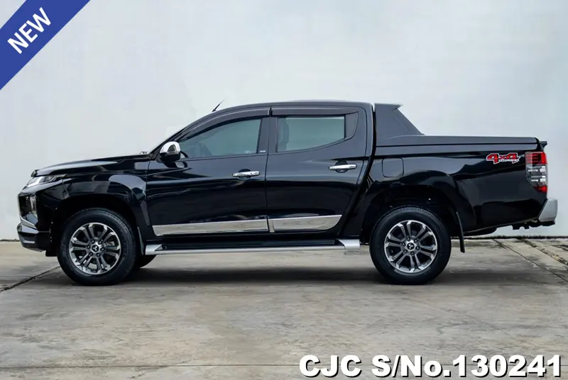 Mitsubishi Triton in Gray for Sale Image 7