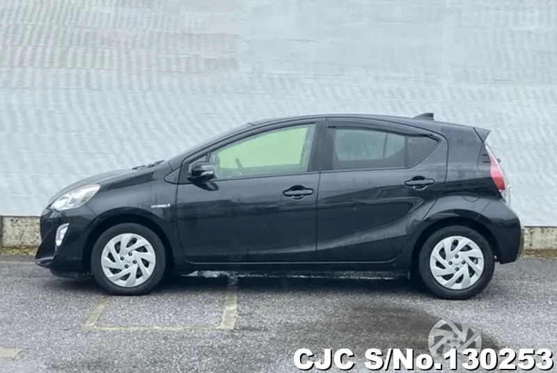 2016 Toyota / Aqua Stock No. 130253