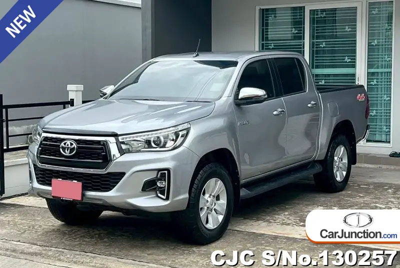 Toyota Hilux in Silver for Sale Image 3